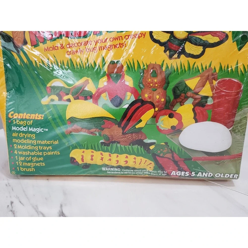 Crayola Insect Madness 1993 Bug‎ Magnet Kit featuring Model Magic Molding